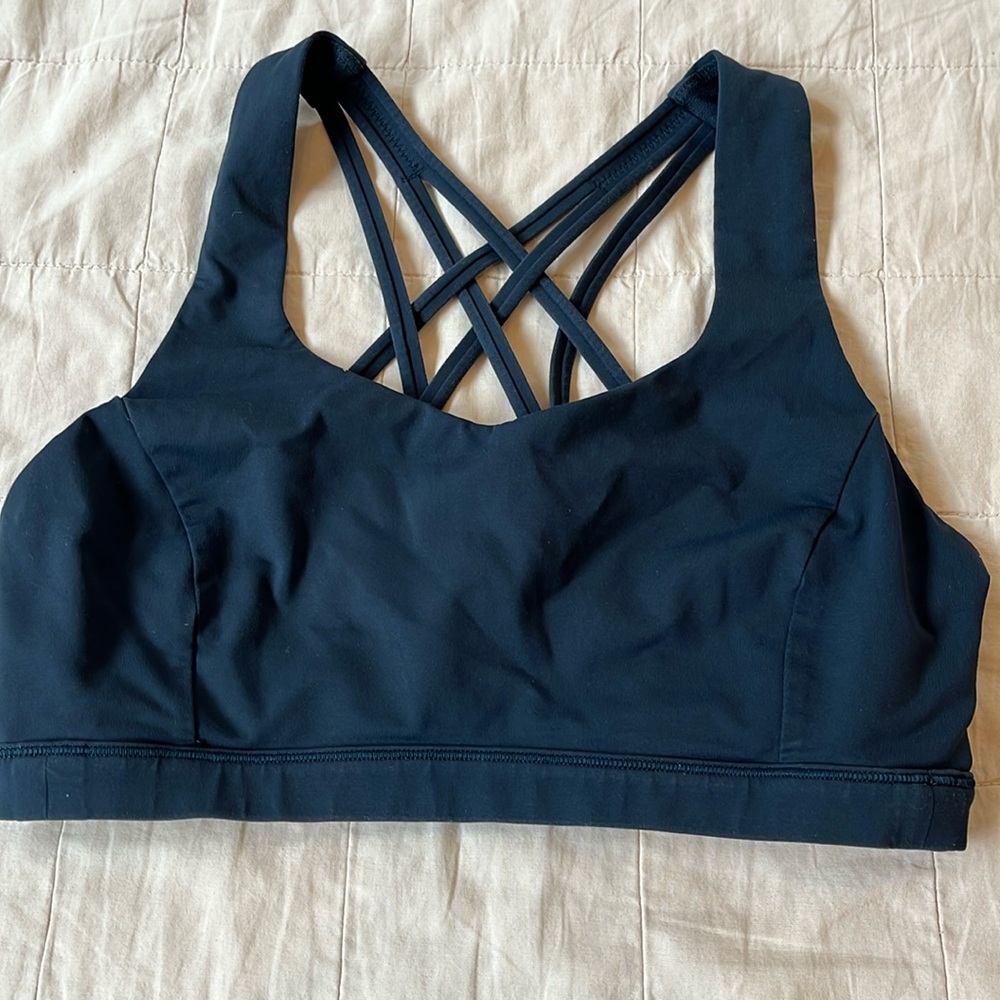 Women’s Lululemon Free To Be Serene Bra size 8